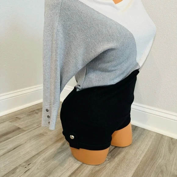 Loose Fit Top Off Shoulder Geometric Shimmer Sweater Size XS​​ - Picture 4 of 7